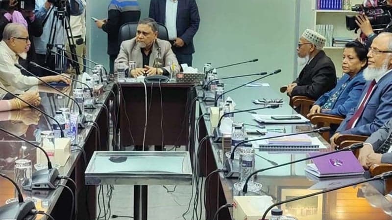 ইসির সঙ্গে বিএনপির বৈঠক শুরু