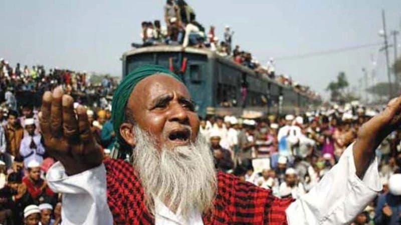 আখেরি মোনাজাতের মধ্য দিয়ে শেষ হলো ইজতেমার প্রথম ধাপ