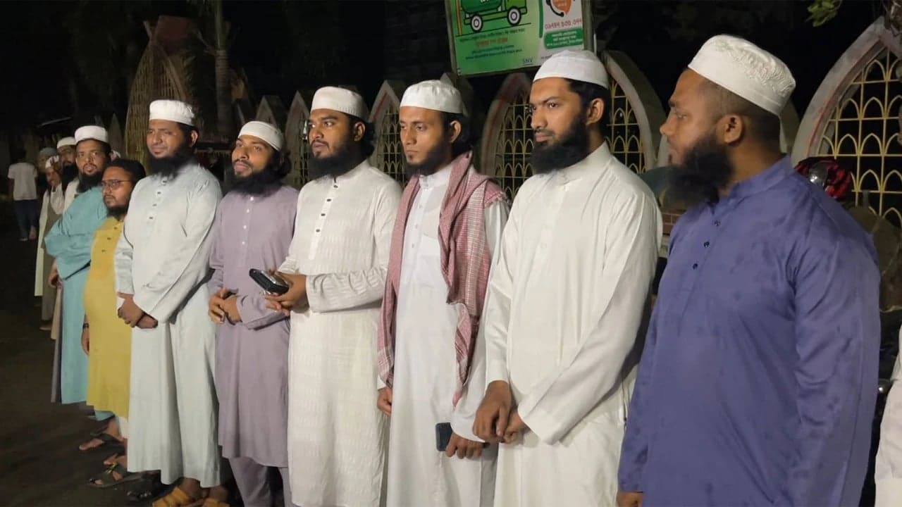‘তৌহিদী জনতার’ বাধায় যশোরে ঈদগাহ মাঠে বিশ্বকাপ ফাইনাল প্রদর্শনী বন্ধ
