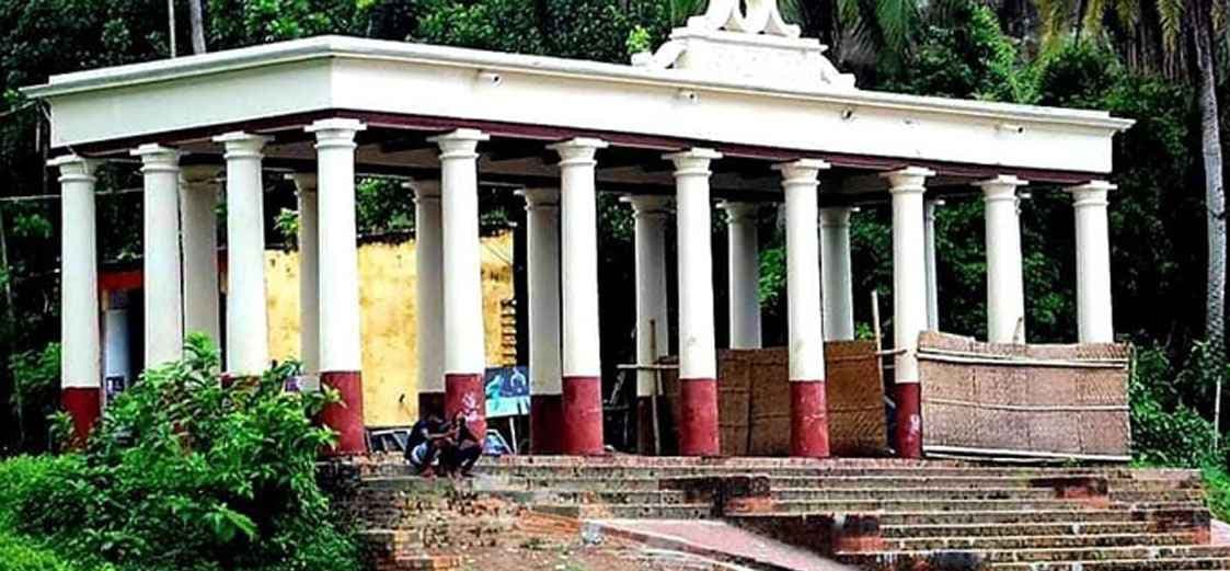 কালের সাক্ষী হয়ে আজও দাঁড়িয়ে চিত্রাপাড়ের বাঁধাঘাট