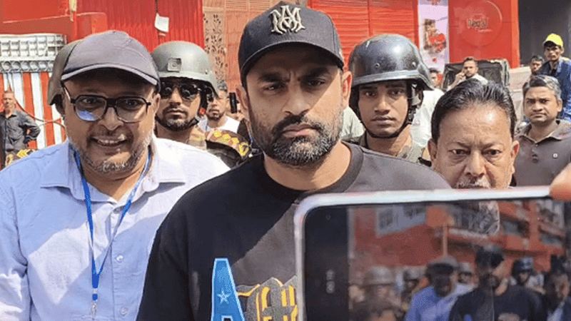 ৩৬ বছর বয়সে প্রথম ভোট দিলেন তামিম, বললেন ‘ভোট ভালোই হচ্ছে’