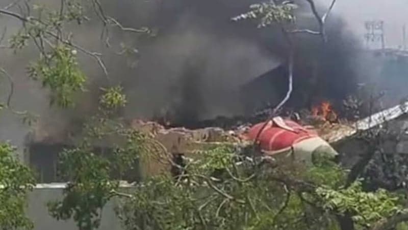 বিধ্বস্ত বিমানের ১৬৯ জন ভারতীয়, ৫৩ জন ব্রিটিশ নাগরিক
