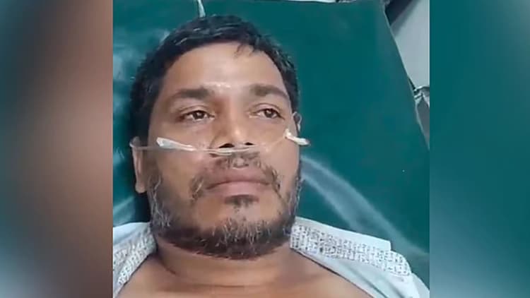 চকরিয়ায় প্রকাশ্যে মুদিদোকানিকে গুলি, আশঙ্কাজনক অবস্থায় হাসপাতালে ভর্তি