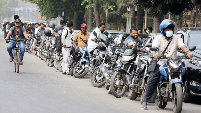 নতুন দরে জ্বালানি তেল বিক্রি শুরু, বিড়ম্বনা কমার আশা
