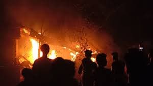 মাগুরায় 'ধর্ষকের' বাড়িতে অগ্নিসংযোগ