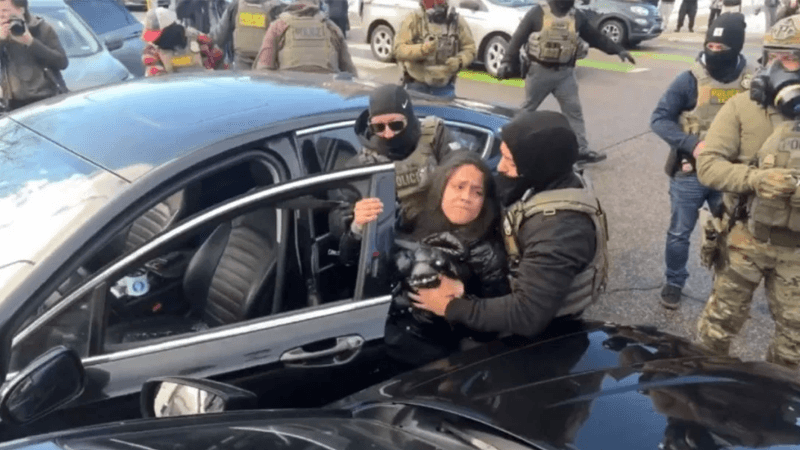 যুক্তরাষ্ট্রে বাংলাদেশি বংশোদ্ভূত নারীকে আটক করল আইস এজেন্টরা