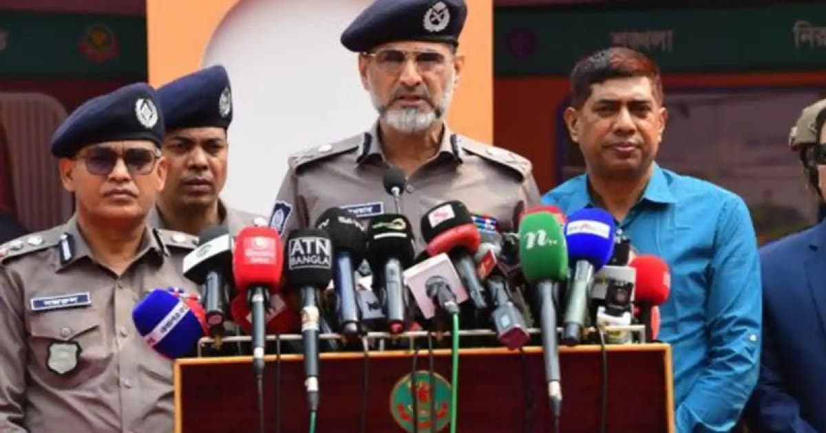 ঈদযাত্রায় দুর্ঘটনা কমাতে প্রতি বাসে দুজন চালক রাখার নির্দেশ ডিএমপি কমিশনারের