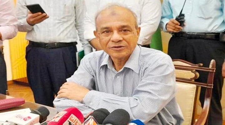 রাজনৈতিক দলগুলোকে বাড়তি সুযোগ না দিতে আইনশৃঙ্খলা বাহিনীকে নির্দেশ স্বরাষ্ট্র উপদেষ্টার