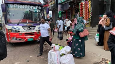 রাজশাহী থেকে সব আন্তঃজেলা রুটে বাস চলাচল বন্ধ, চরম ভোগান্তিতে যাত্রীরা