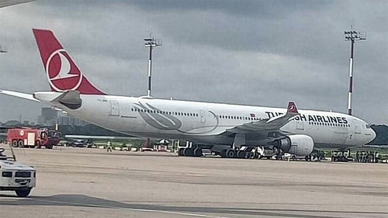 ইঞ্জিনে আগুন ধরে যাওয়ায় ঢাকায় জরুরি অবতরণ করল তুর্কিশ এয়ারলাইন্স