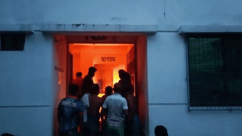 সাভারে কেমিক্যাল কারখানায় ভয়াবহ অগ্নিকাণ্ড, আহত ৫