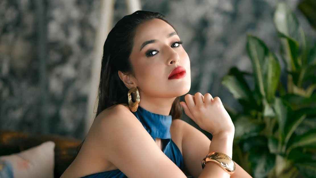 শারীরিক নির্যাতনের অভিযোগে মামলা করলেন অভিনেত্রী স্নিগ্ধা চৌধুরী