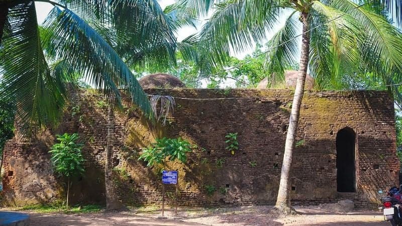 এখনো রাজকীয় ঐতিহ্যের সাক্ষ্য দেয় ঈশ্বরীপুর হাম্মামখানা