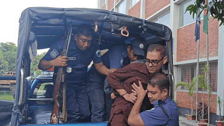 নাটোরে বিমানমন্ত্রীর পথসভা থেকে পিস্তলসহ যুবক আটক