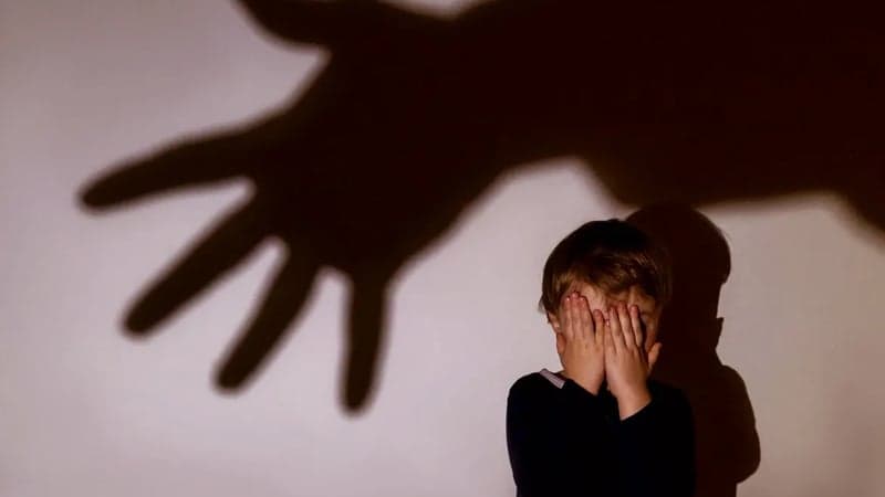 চট্টগ্রামে শিশুর গায়ে গরম পানি ঢালার অভিযোগে গ্রেপ্তার বৃদ্ধা 