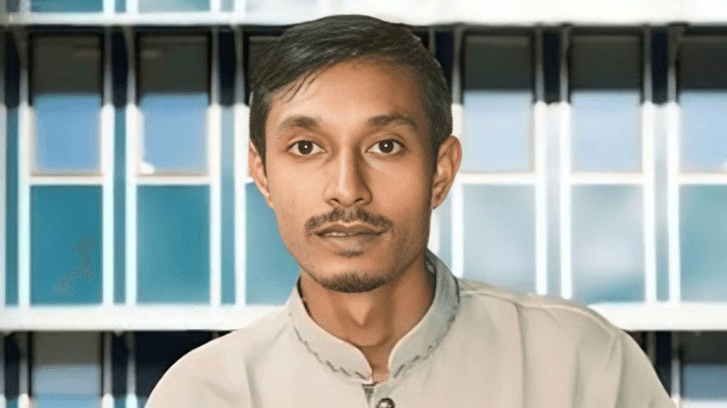 জামিনে মুক্ত হয়ে স্ত্রী-সন্তানের কবর জিয়ারত করলেন সেই সাদ্দাম