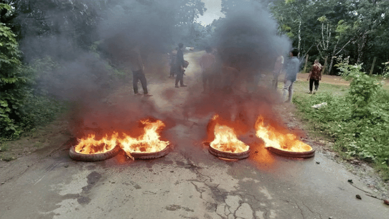 সাজেকে অনির্দিষ্টকালের সড়ক অবরোধ, আটকা পড়েছেন পর্যটকরা