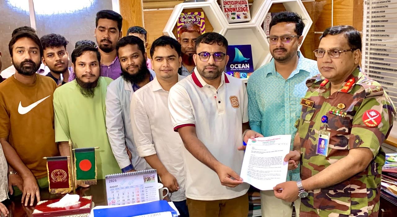 রামেক হাসপাতালে অনিয়ম ও অ্যাম্বুলেন্স সিন্ডিকেটের দৌরাত্ম্য বন্ধের দাবিতে ছাত্রদলের স্মারকলিপি