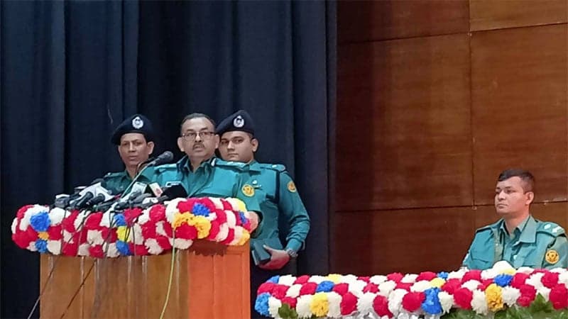 দু-তিনদিনের মধ্যে চাঁদাবাজদের গ্রেপ্তারে অভিযান শুরু: ডিএমপি কমিশনার