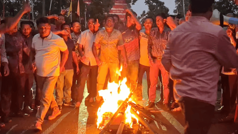 দীপেন দেওয়ানের পদত্যাগ প্রত্যাহারের দাবিতে রাঙামাটিতে ফের সড়ক অবরোধ