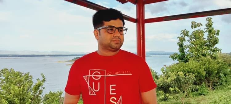 কবিতা যাতে হারিয়ে না যায়, সেই ভাবনা থেকে মলাটে আবদ্ধ করেছি