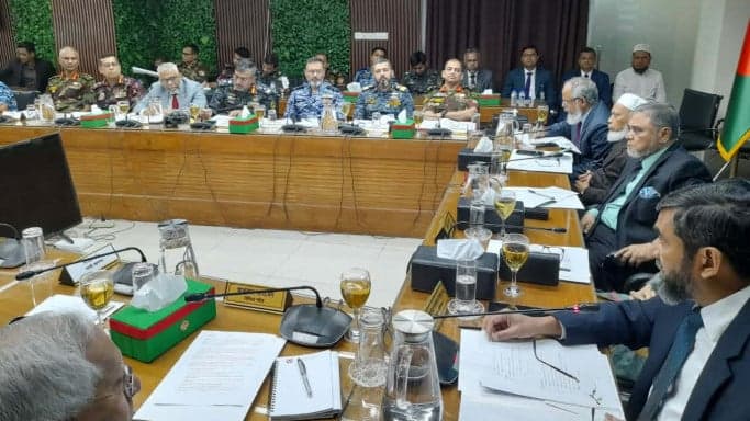 নির্বাচনের আগে তিন স্তরে আইনশৃঙ্খলা রক্ষা বাহিনী মোতায়েন করা হবে: ইসি সচিব