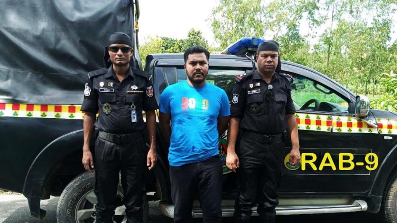 র‌্যাবের অভিযানে শাবিপ্রবির ছাত্রলীগ সভাপতি গ্রেপ্তার