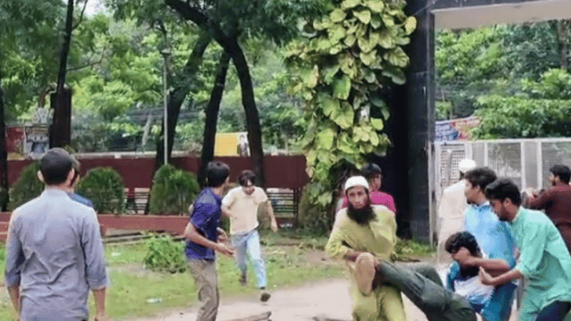 উপাচার্য নিয়োগ ঘিরে উত্তাল ডুয়েট, দফায় দফায় সংঘর্ষ