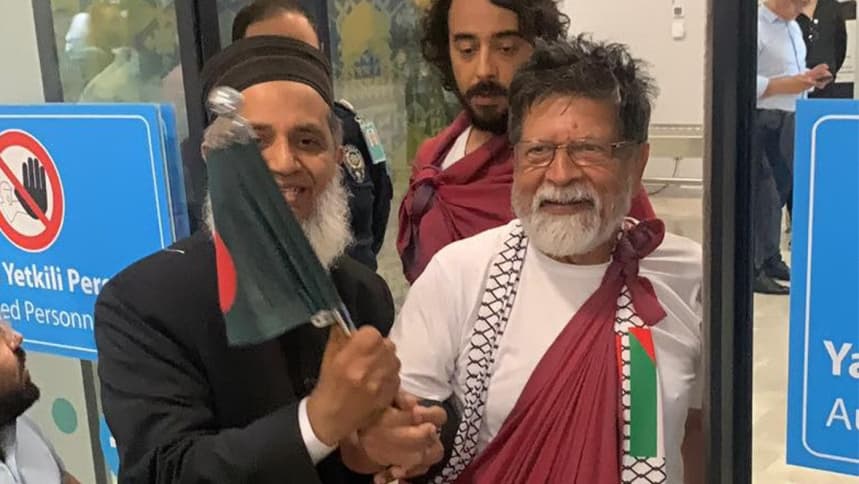 শনিবার দেশে ফিরছেন শহিদুল আলম