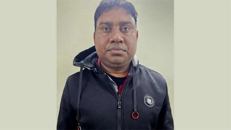 পলাতক ওসি শাহ আলমকে গ্রেপ্তারে রেড এলার্ট জারি