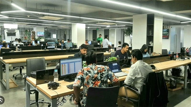 আজ থেকে অফিস চলবে নতুন সময়সূচিতে